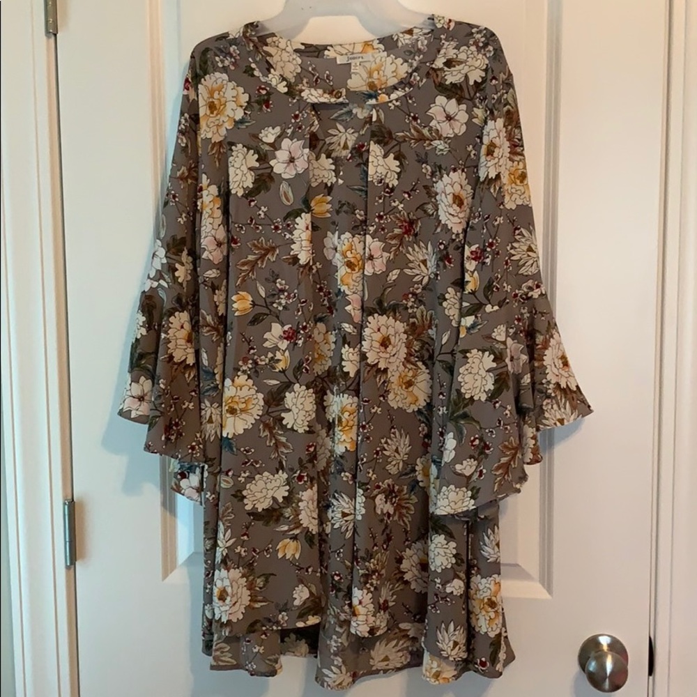 Boutique Keyhole Tunic